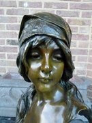 Art-nouveau style Bronze patinated buste of a lady 