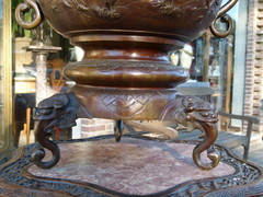 style A huge Japanese centerpiece brule-parfum with birds in  bronze patinated, Japan 1880 Meeiji