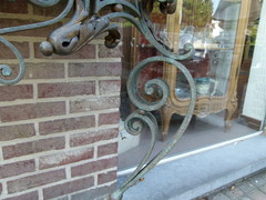 style A pair wrought iron consoles with marble top in iron and marble, France 1900-1920