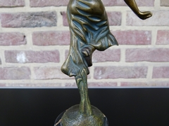 Art-deco style Sculpture of a oriental dancing lady by Omerth  in patinated bronze on marble base, France 1925