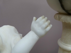 Art-deco style Tablelamp with a child in alabaster, Italy 1925