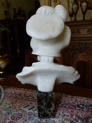 Art-nouveau style Sculpture of a lady,s buste signed by Pugi in alabaster and marble, Italy 1900