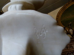 Art-nouveau style Sculpture of a lady,s buste signed by Pugi in alabaster and marble, Italy 1900