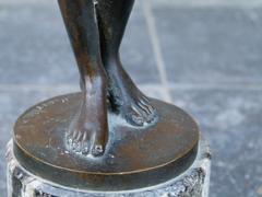 Art-nouveau style Sculpture of a naked lady by C. Maerlin in patinated bronze with foundry stamp and marble base, Germany 1900