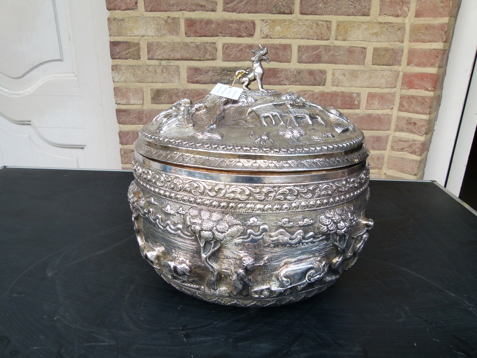 Asiatique Huge bowl 1785gr silver marked Habi