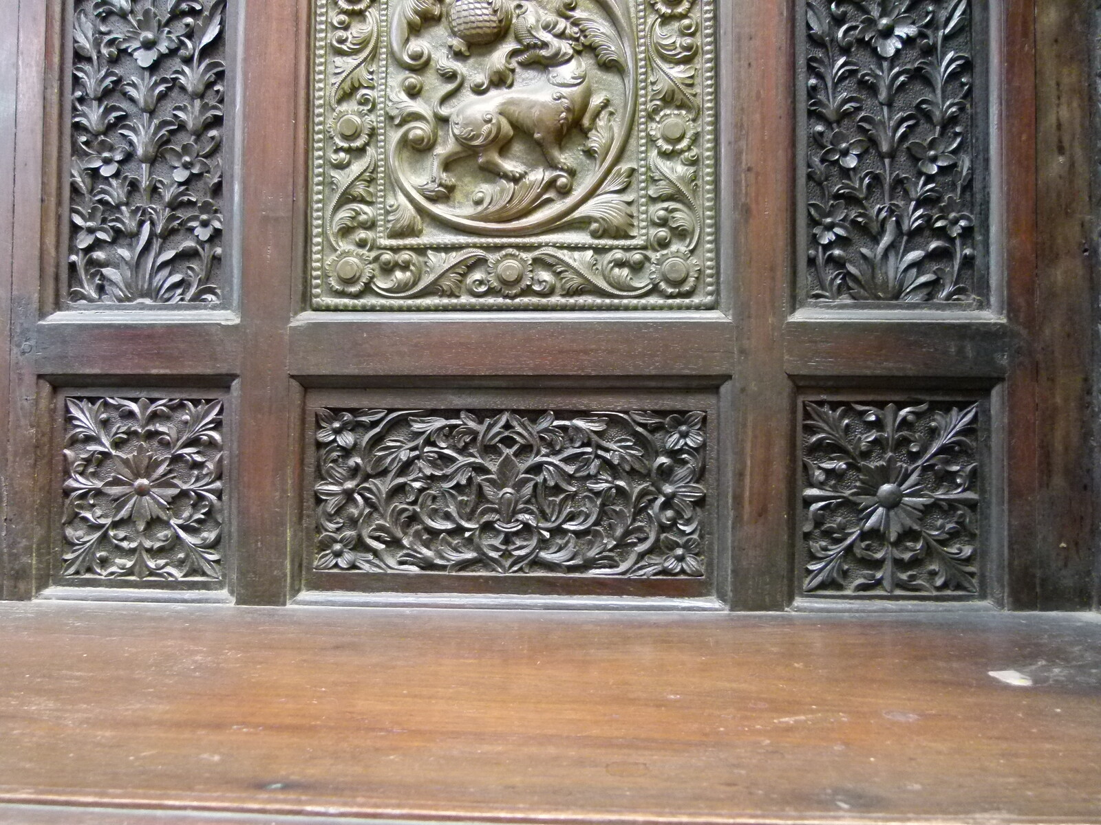 Asiatique Huge cabinet from a temple