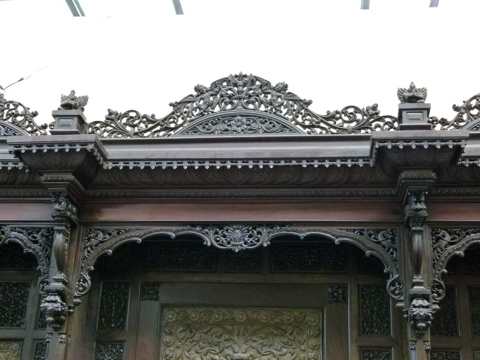 Asiatique Huge cabinet from a temple