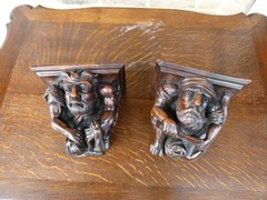 Barok style Pair small consoles with personages in walnut, Italy 1880