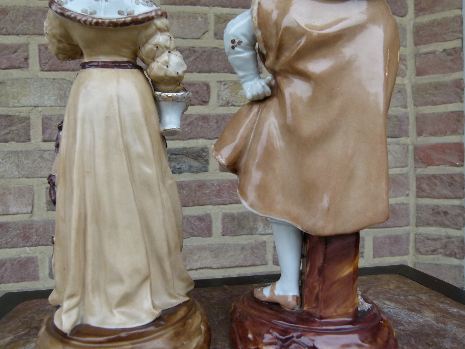 Bell epoque romantic pair Meissen porcelain sculptures