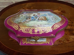 Belle epque style Box with a romantic scene in porcelain de Paris,chateau de Fougeres, France 1890