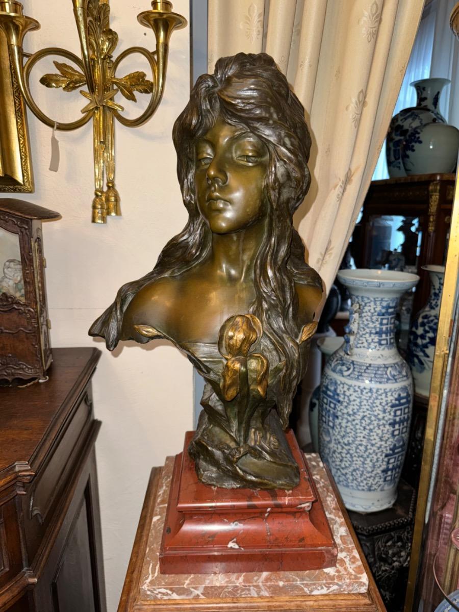 Bronze patinated buste of a lady by E.Villanis