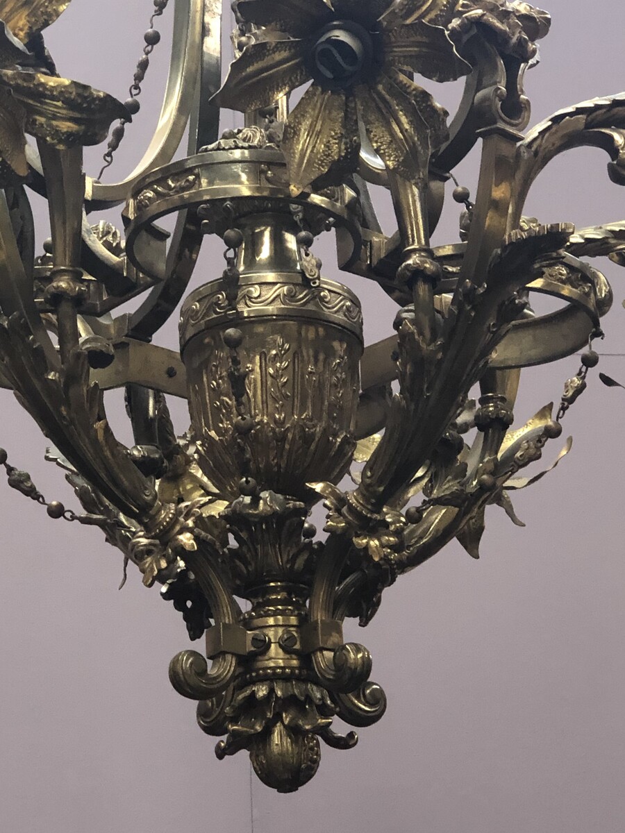 Chandelier style maison Charles with flowers