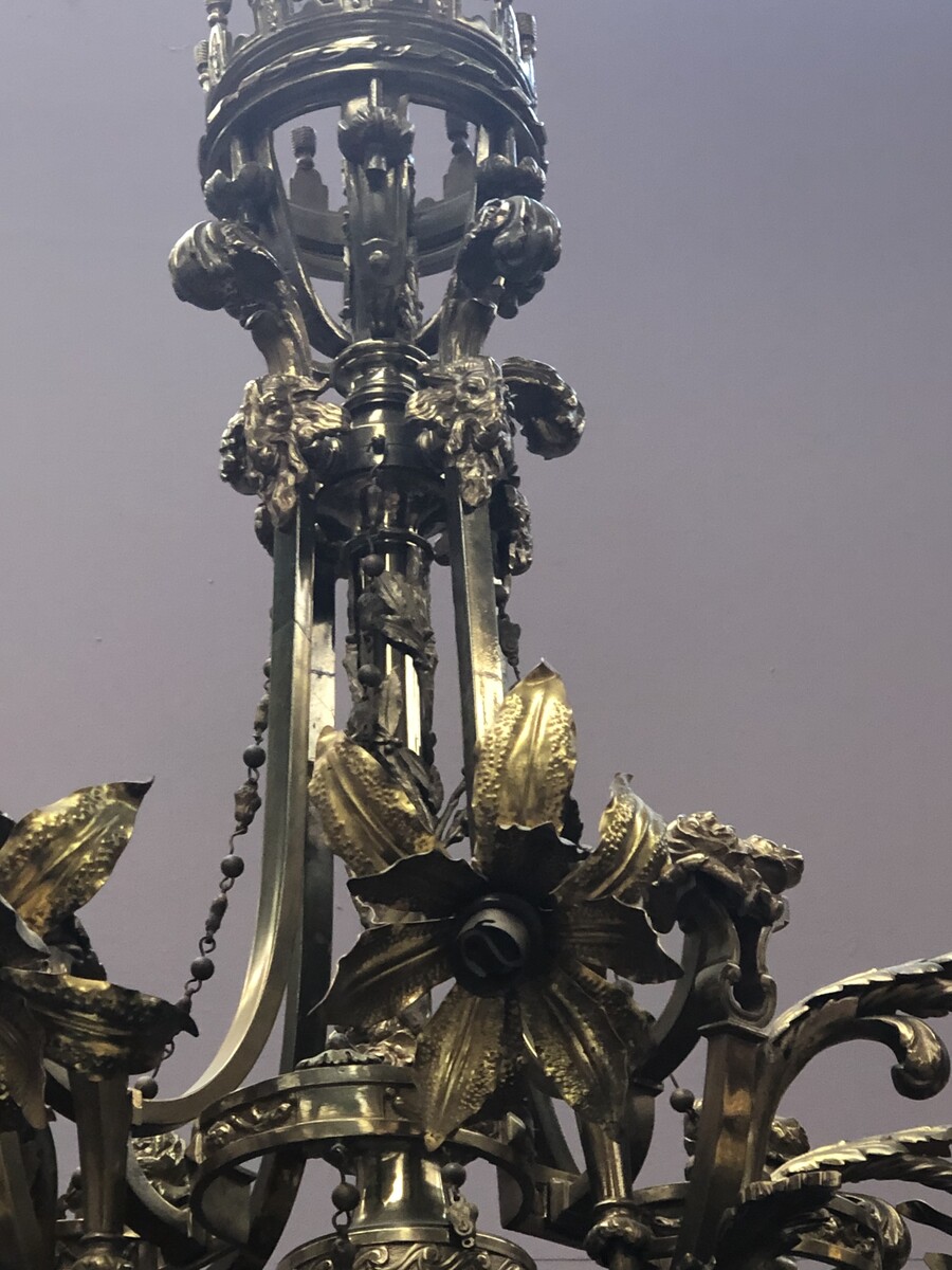 Chandelier style maison Charles with flowers
