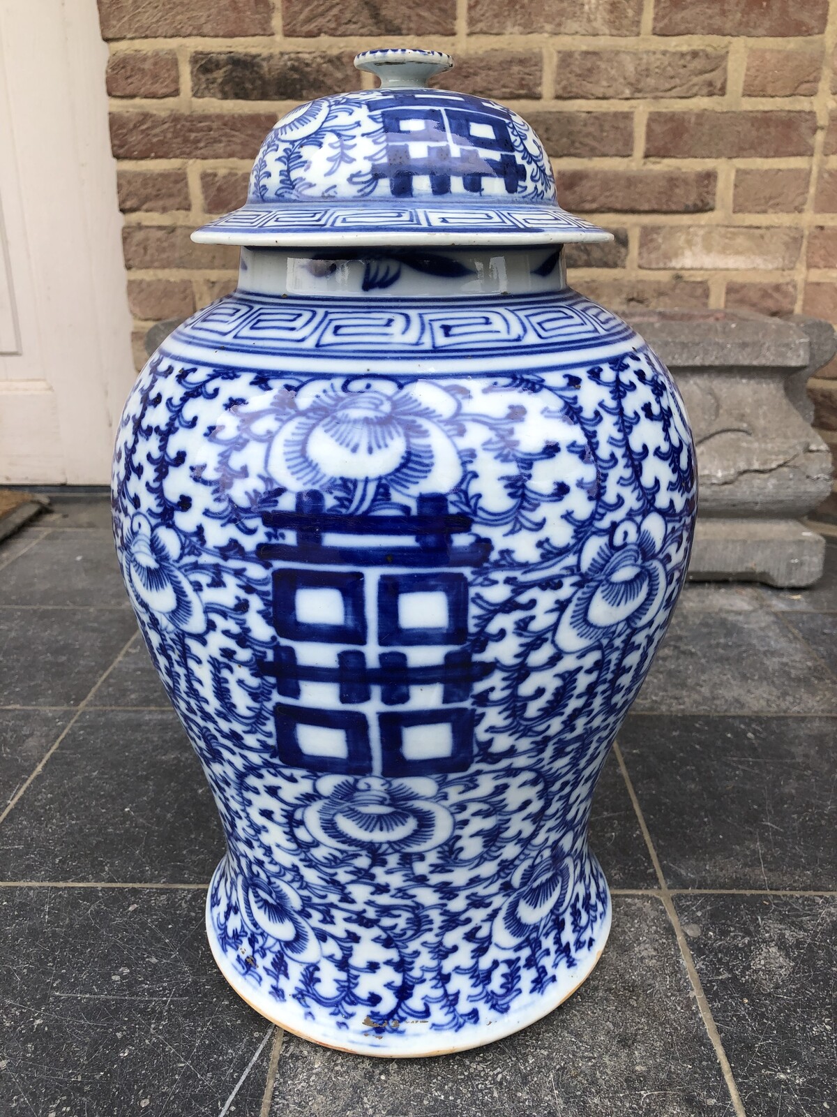 Chinese Bleu and white ginger jar