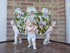 style Coupe with cherubs putti,s in porcelain, Germany 1940