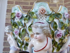 style Coupe with cherubs putti,s in porcelain, Germany 1940