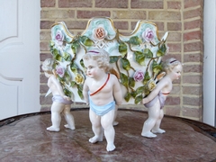 style Coupe with cherubs putti,s in porcelain, Germany 1940