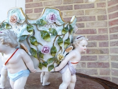 style Coupe with cherubs putti,s in porcelain, Germany 1940