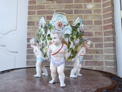 style Coupe with cherubs putti,s in porcelain, Germany 1940