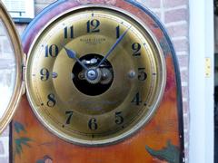 style Electric bulle clock with Chinoisery, France 1940