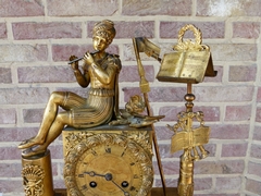 Empire style Clock pendule  in gilt bronze, France 1820