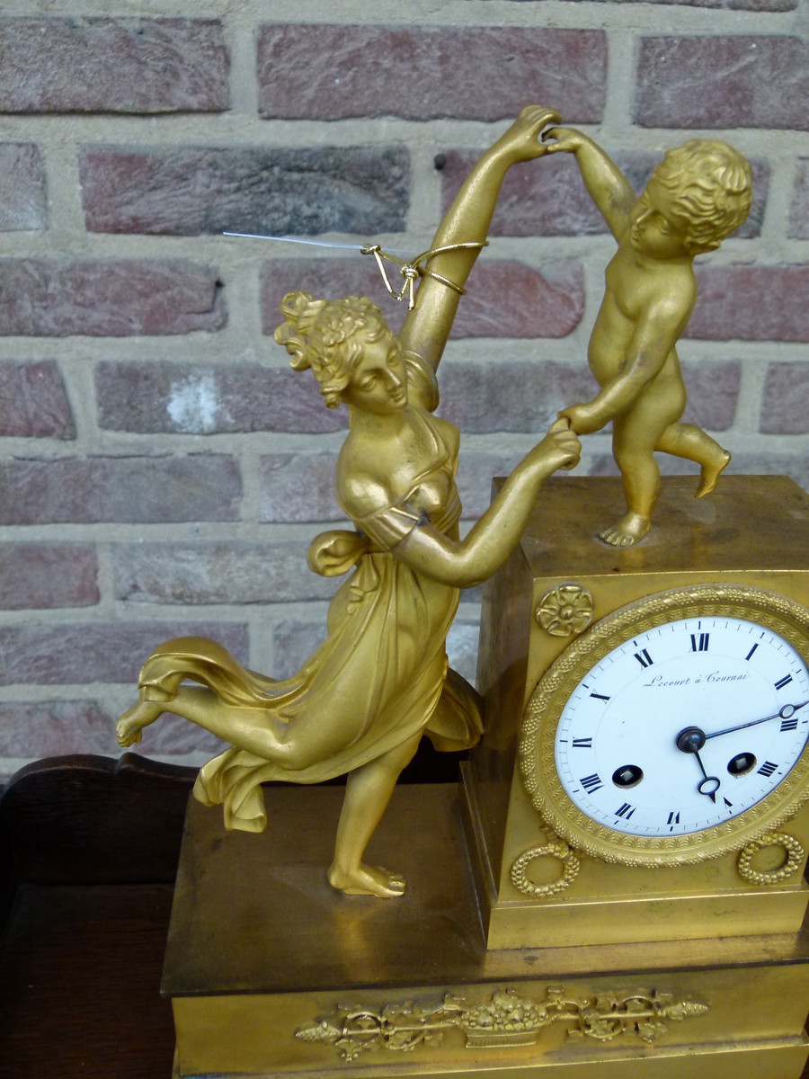 Empire Miniature pendule clock with a lady and child