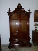 Grunderzeit style Bookcase displaycabinet in carved wallnut, Germany,Berlin 1880-1990