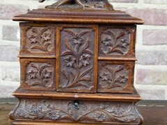 Hunting style Black forest juwel box in carved wood, Germany 1900