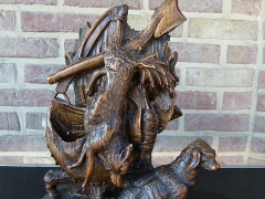 Hunting style style Black forest sculpture in carved wood, Germany 1900