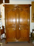 Ile de France style Wardrope in carved oak, France 1800