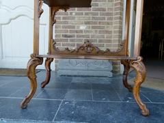 Louis 15 style Cabinet in carved wallnut and vernis-matin, Austria 1900