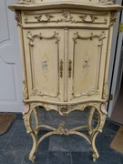 Louis 15 style Cabinet in carved and patinated walnut, Austria,Vienna 1900