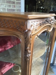 Louis 15 style Display cabinet with curved glass in carved wallnut, France 1880