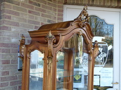 Louis 15 style Display cabinet with curved glass in walnut, Austria 1880