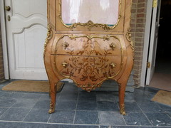 Louis 15 style Display cabinet with flower marquetry and gilded bronzes in different woods, France 1930