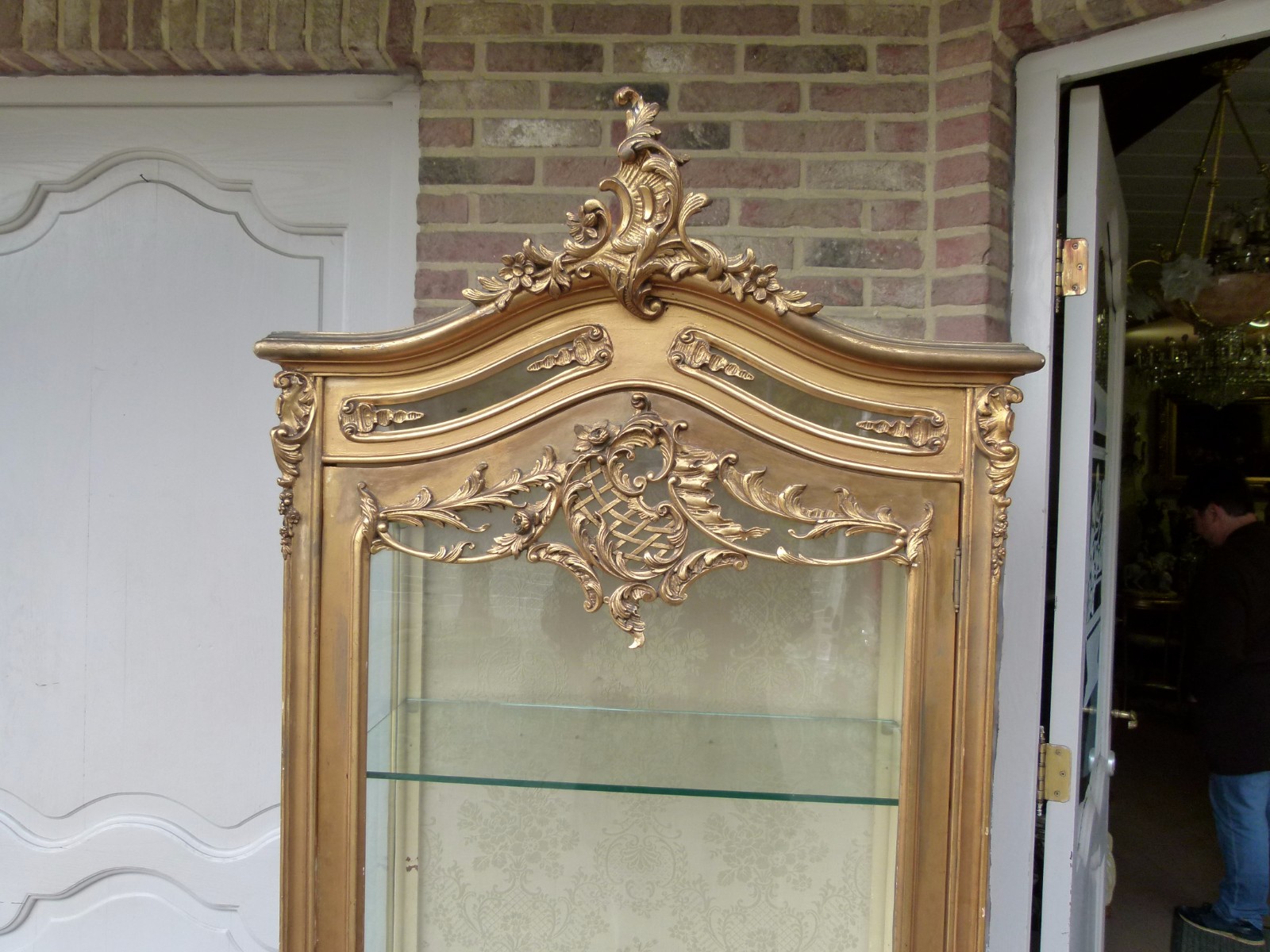 Doomen Louis Johan Furniture - 15 - displaycabinet Gilded vitrine