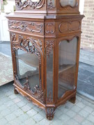 Louis 15 style Highly carved Liége discplay cabinet vitrine in oak, Belgium 1880