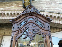 Louis 15 style Highly carved Liége discplay cabinet vitrine in oak, Belgium 1880