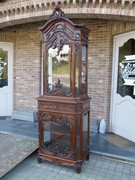 Louis 15 style Highly carved Liége discplay cabinet vitrine in oak, Belgium 1880