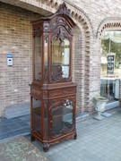 Louis 15 style Highly carved Liége discplay cabinet vitrine in oak, Belgium 1880