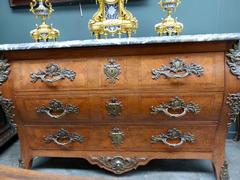 Louis 15 style Napoleon III chest of drawwers in rosewood and gilded bronzes, France 1880