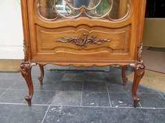 Louis 15 style one door display cabinet vitrine in carved walnut, Austria 1900