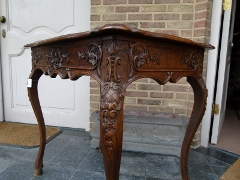 Louis 15 style Small Liége table in carved oak, Belgium 1900