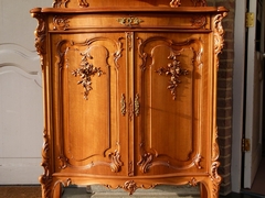 Louis 15 style Very nice quality Wiener barock cabinet in carved walnut and gilt, Austria,Vienna 1880