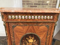 Louis 16 style Cabinet with marquetry and porcelain plates, Italie 1960
