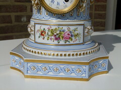 Louis 16 style Clock in porcelain de Paris, France 1880