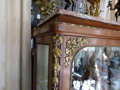 Louis 16 style Display cabinet vitrine in gilded bronzes and satinwood with red marble top, France 1880