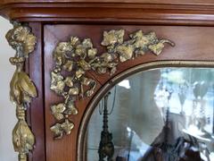 Louis 16 style Display cabinet vitrine in gilded bronzes and satinwood with red marble top, France 1880