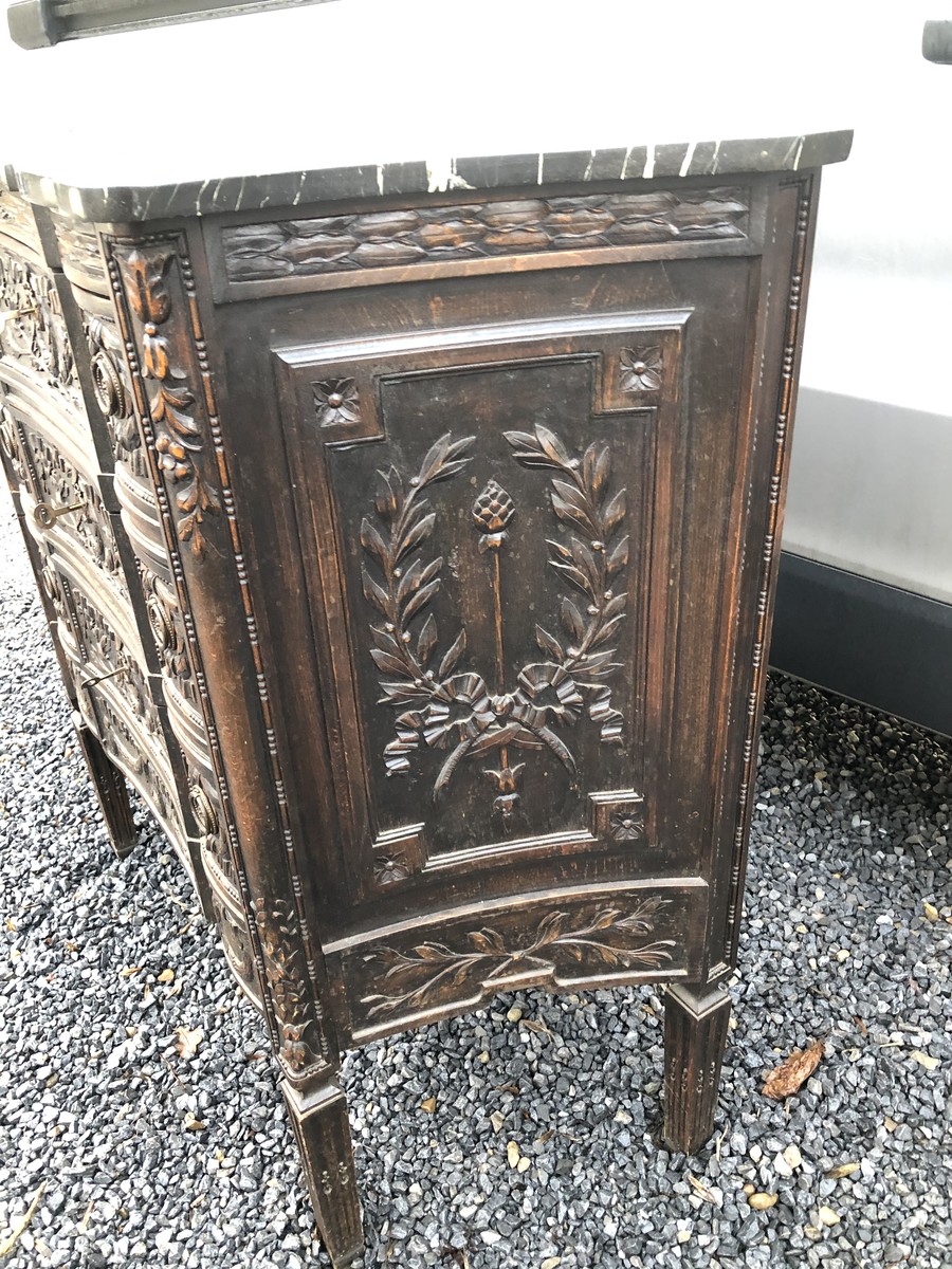 Louis 16 Nice carved chest of drawers