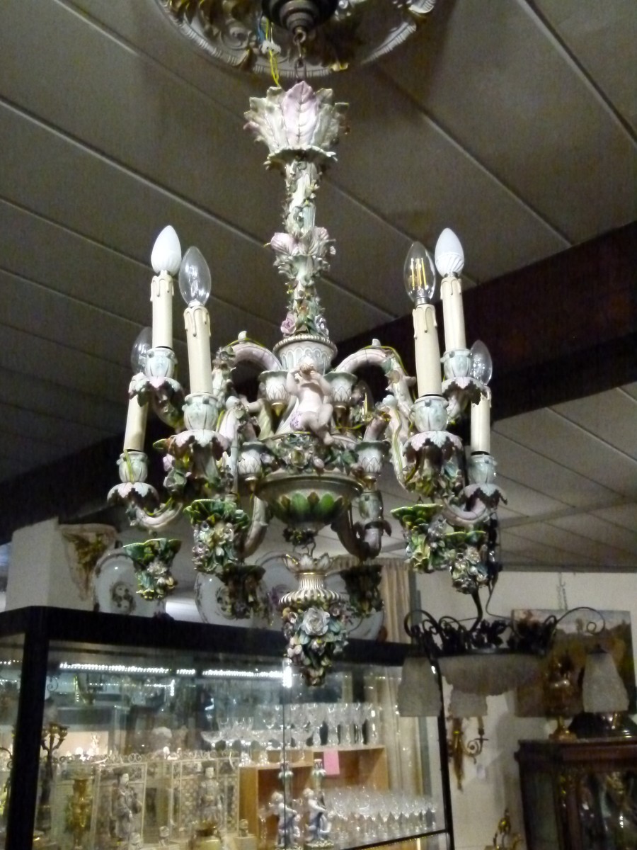 Meissen porcelain lamp with putti,s and flowers